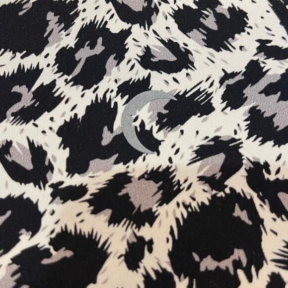 Zyia Active Leopard Leggings Large - Picture 5 of 5